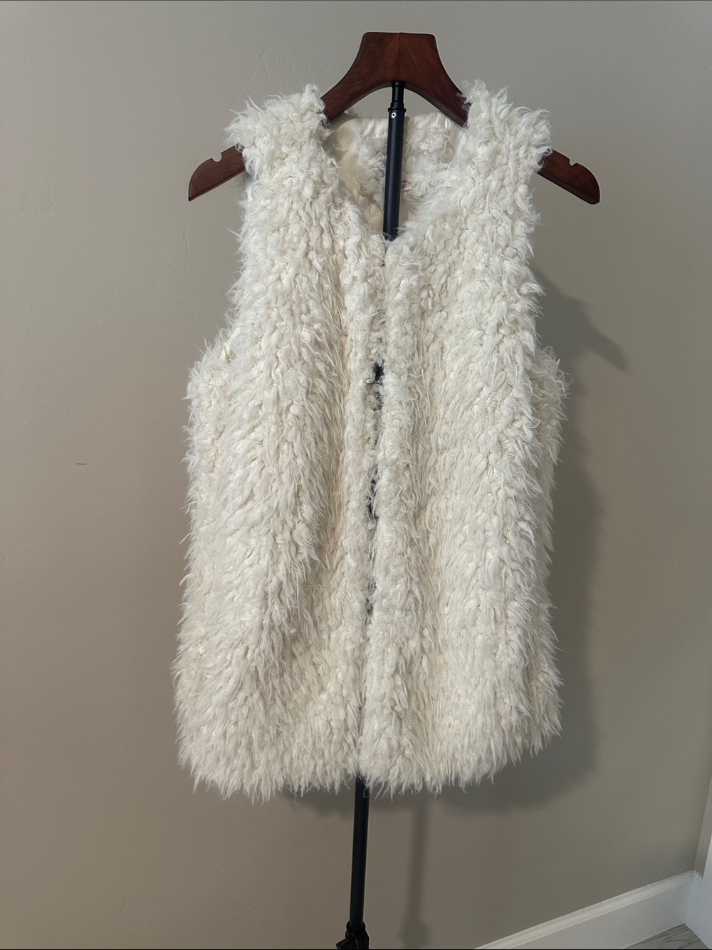 Xhilaration Cream Faux Fur Vest for Kids